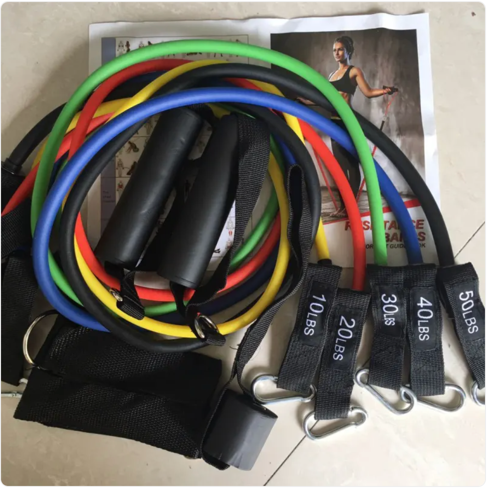 Kit de bandes de résistance avec sangles de différentes couleurs et étiquettes de charge.