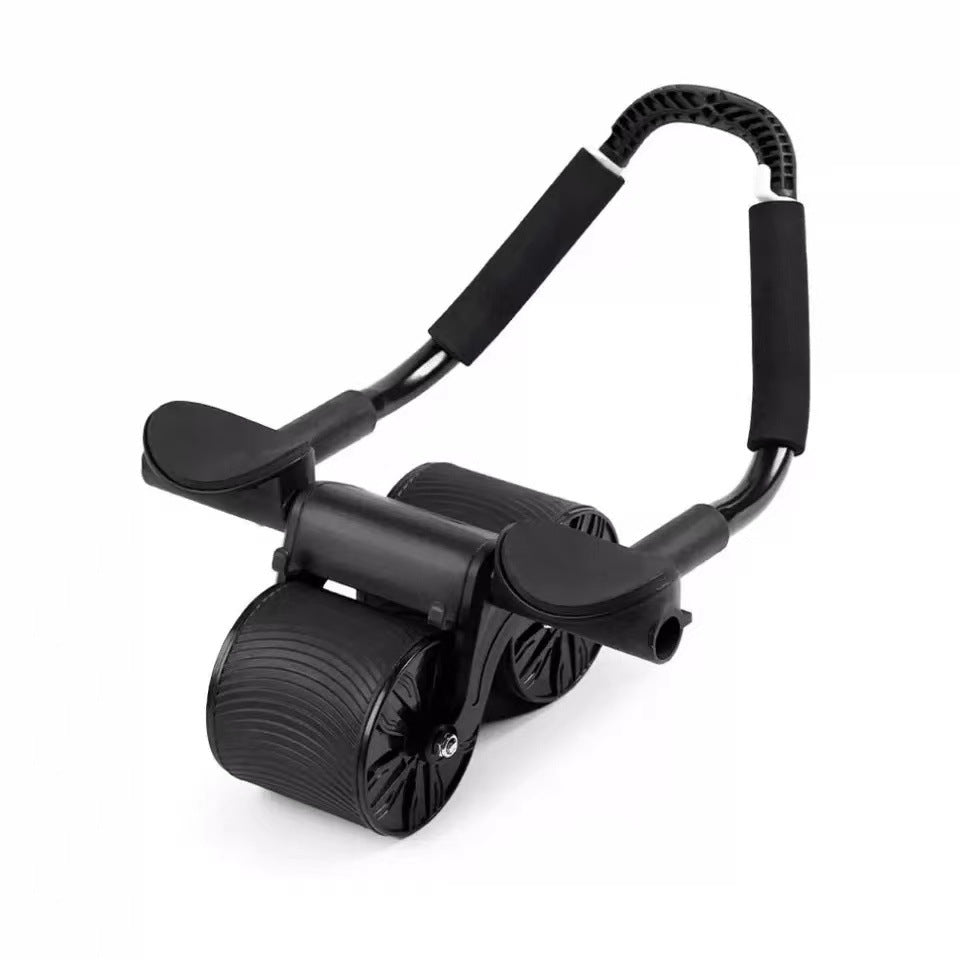 Roue abdominale à rebond automatique, roues noires striées et poignées noires.